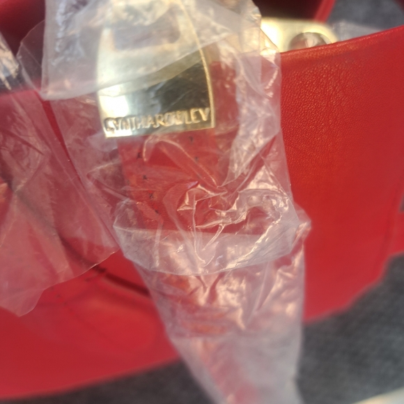 NWOT Cynthia Rowley 100% leather bag. - Picture 5 of 14